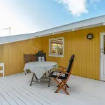 Casa de Férias Cozy In With Sauna Tranekær