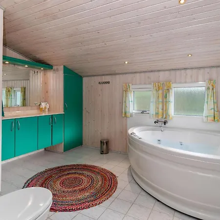 Cozy In With Sauna 펜션 Tranekær